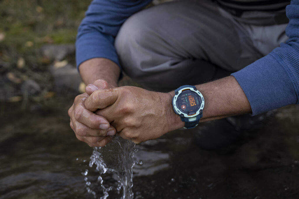 Smartwatch Garmin Instinct 3 AMOLED 50mm w kolorze Neotropic z wyświetlaczem AMOLED i militarnym designem