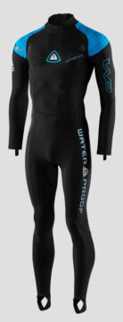 Kombinezon Waterproof WP Skinn – cienki, czarny model z długimi rękawami i nogawkami, widok z przodu