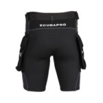 Scubapro Hybrid Cargo 1mm – neoprenowe szorty z kieszeniami cargo i regulowanym pasem, idealne do nurkowania, snorkelingu i sportów wodnych.