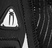 Rękawice nurkowe Waterproof G2 5 mm w kolorze czarnym z zamkiem błyskawicznym na nadgarstku i antypoślizgową powłoką na dłoni.