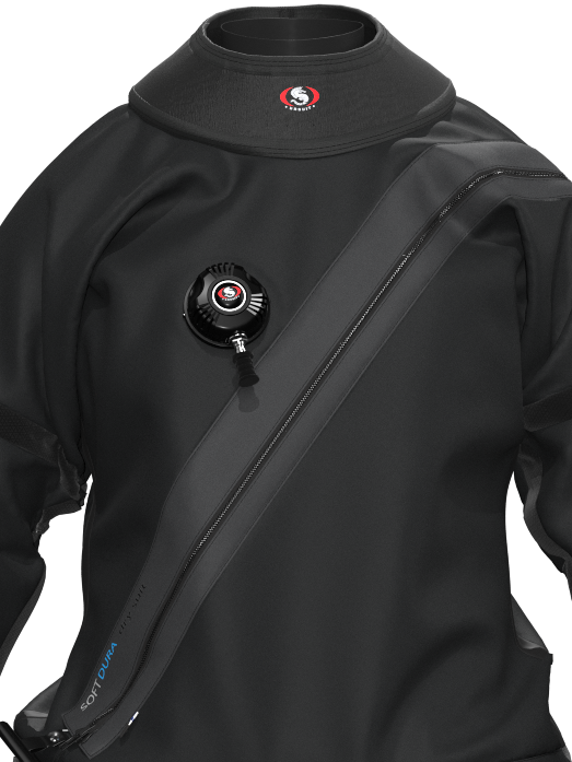 Suchy kombinezon damski Ursuit Softdura Lady w ergonomicznym kroju, wykonany z trójwarstwowego materiału z wzmocnieniami Cordura, przeznaczony do nurkowania w wymagających warunkach.