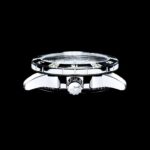 Chris Benz Diamond Diver Pink Pearl Harbour – zegarek nurkowy damski z bezelem ozdobionym 18 diamentami, szkłem szafirowym i stalową bransoletą Jubilee.